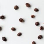 Kaffebønner inneholder koffein